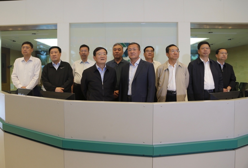 中央统战部副部长、全国工商联党组书记、常务副主席徐乐江来公司调研